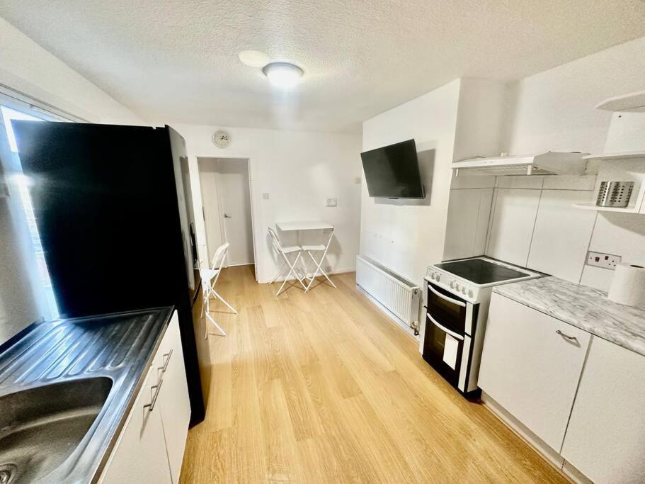 Cosy Two Bedroom Apartment,Se13 Лондон Екстериор снимка