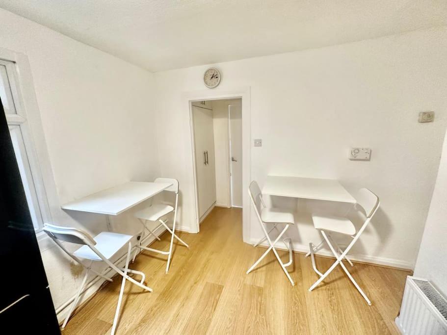 Cosy Two Bedroom Apartment,Se13 Лондон Екстериор снимка